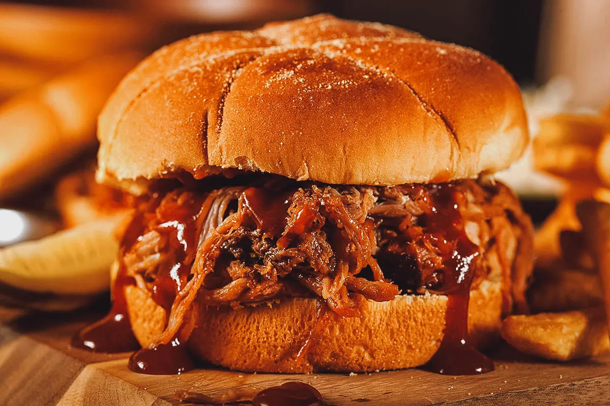 Pulled pork sandwich