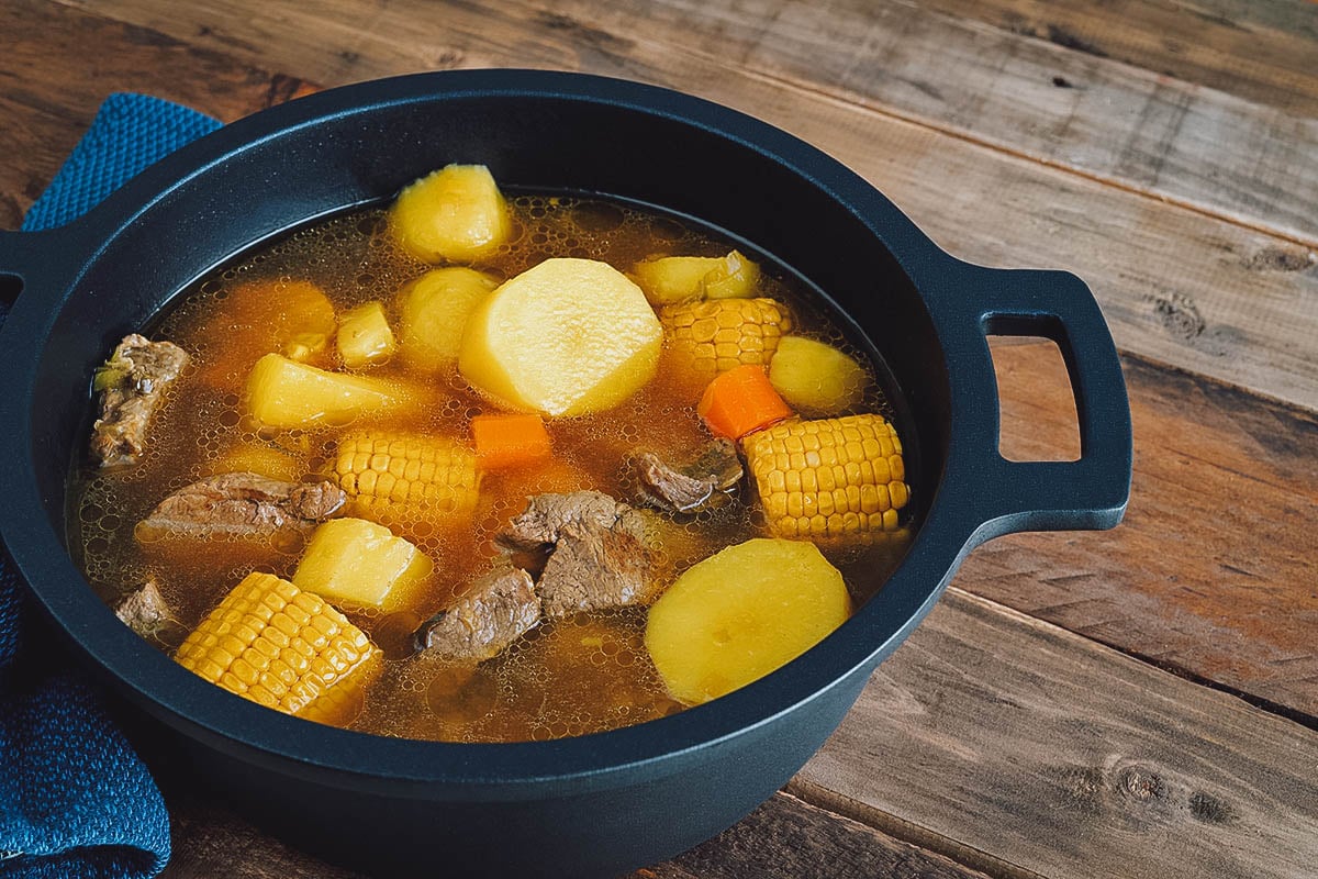 A pot of Colombian sancocho