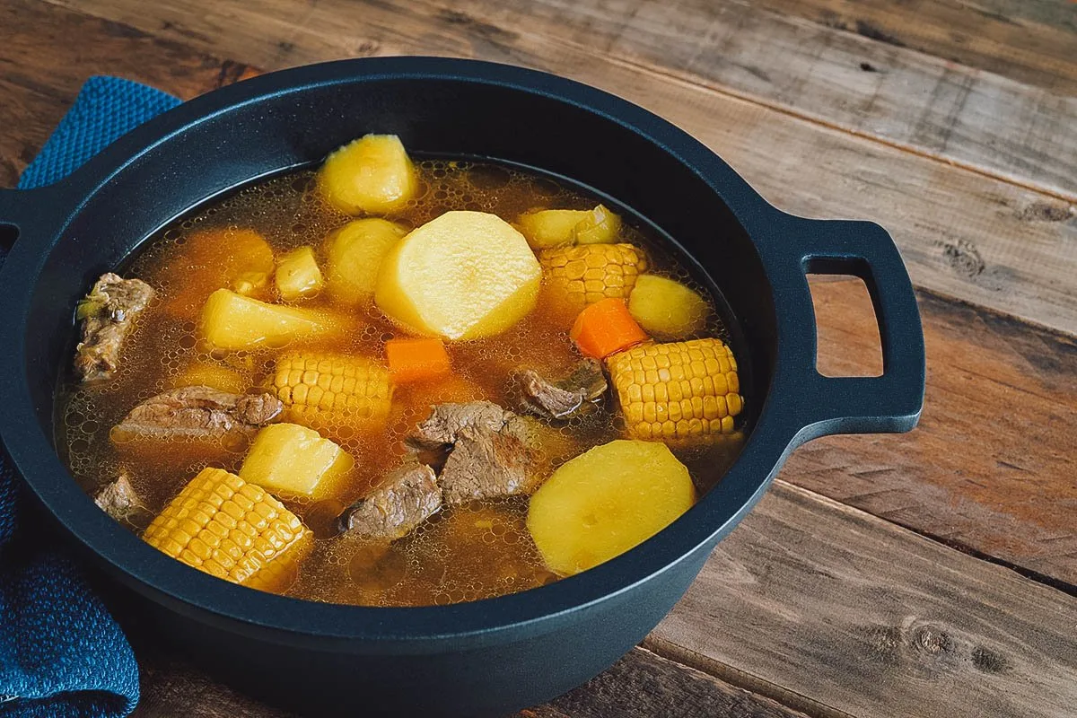 A pot of Colombian sancocho