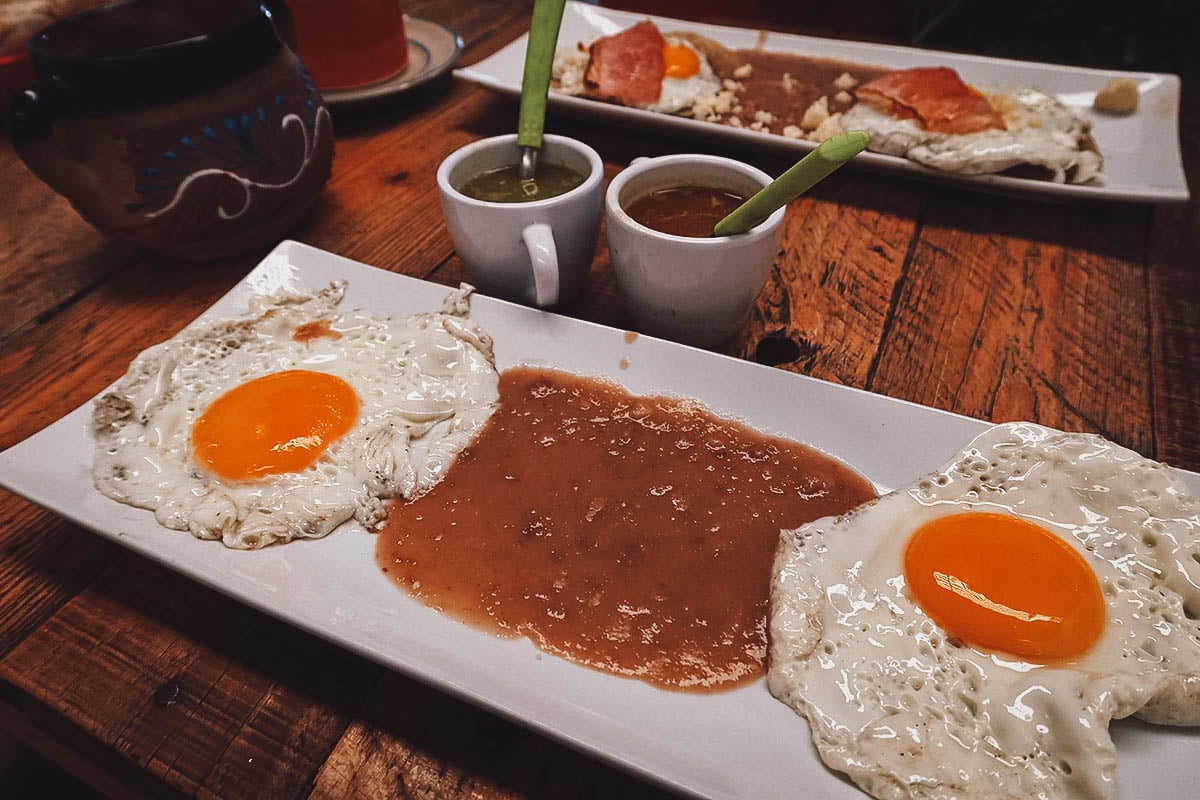 Huevos breakfast dish at El Tocino in Queretaro