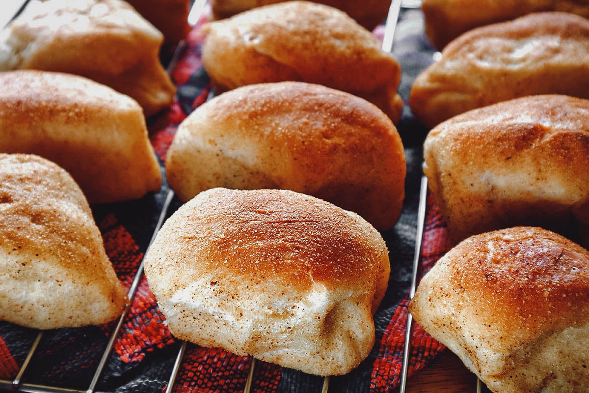 Filipino pan de sal