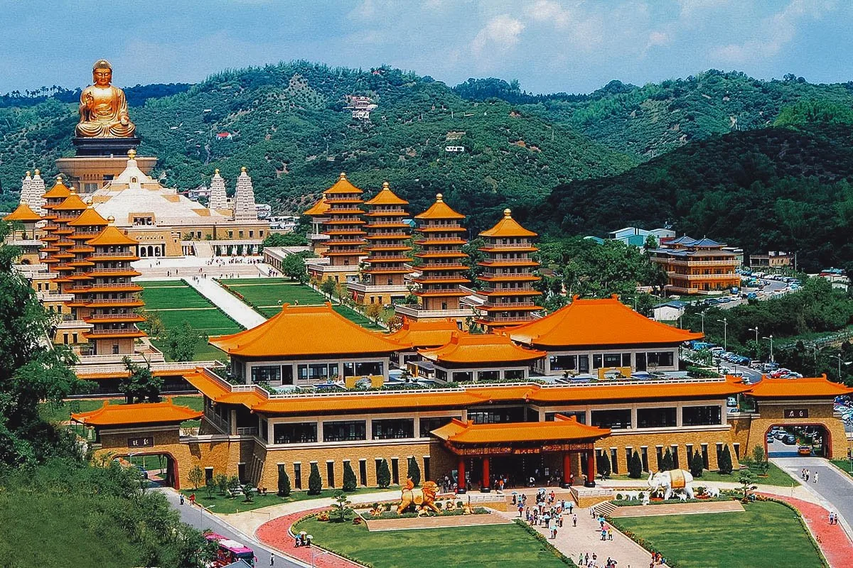 Kaohsiung Travel Guide Fo Guang Shan in Kaohsiung, Taiwan