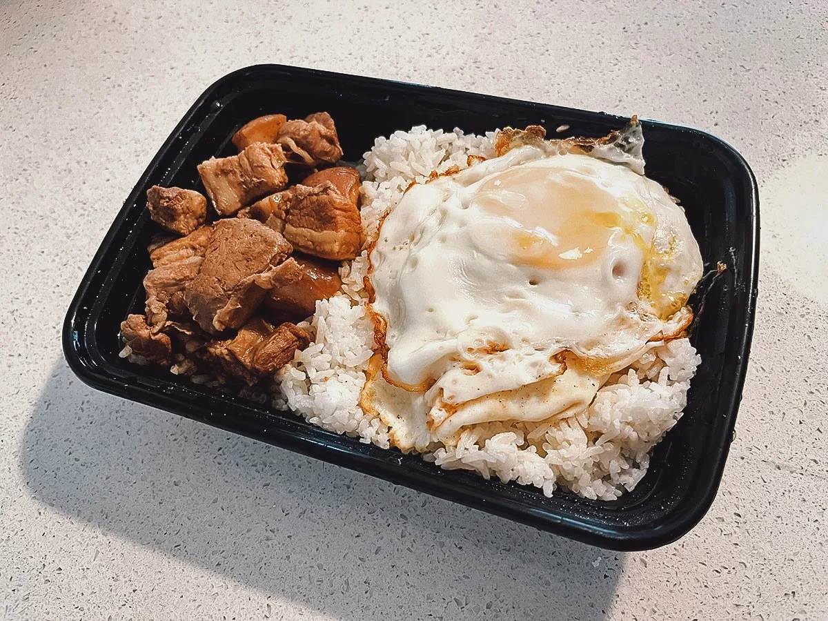 Filipino adobosilog