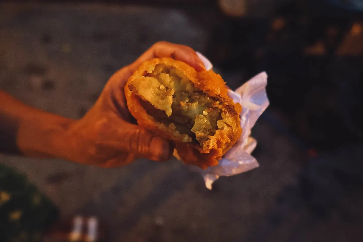 Colombian Street Food Colombian papa con huevo y carne