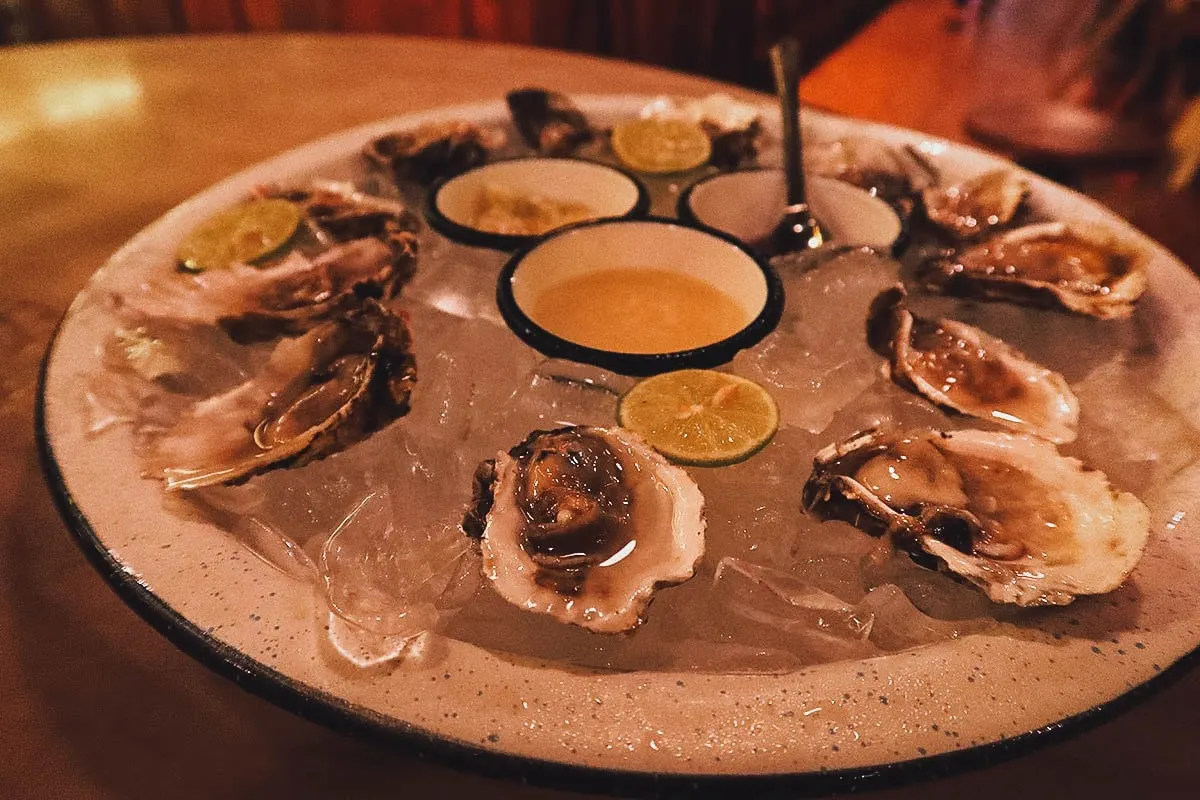 Oysters at Capitan Submarino restaurant in Cartagena