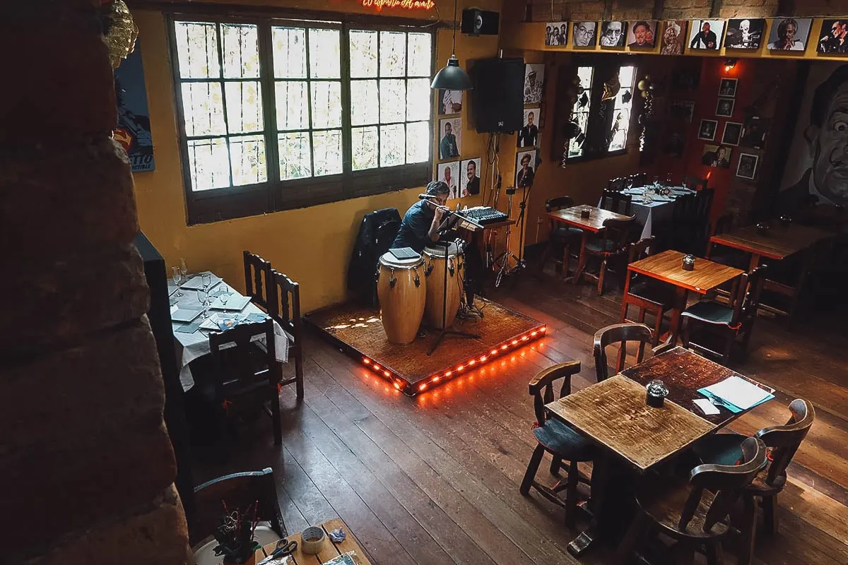 Salsa musician at Babou restaurant in Bogota