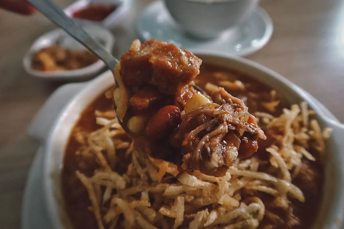 Cazuela de frijoles at Ajiacos y Mondongos restaurant in Medellin