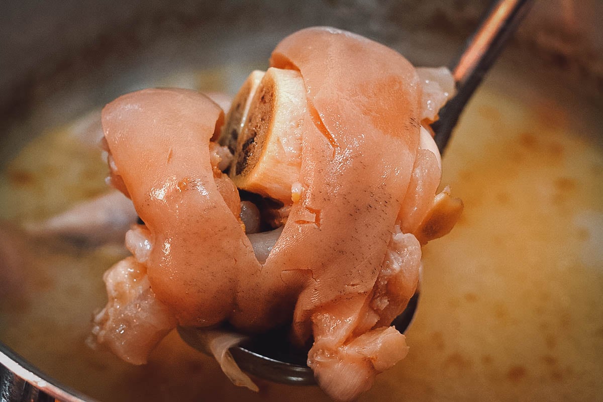 Panamanian sopa de pata