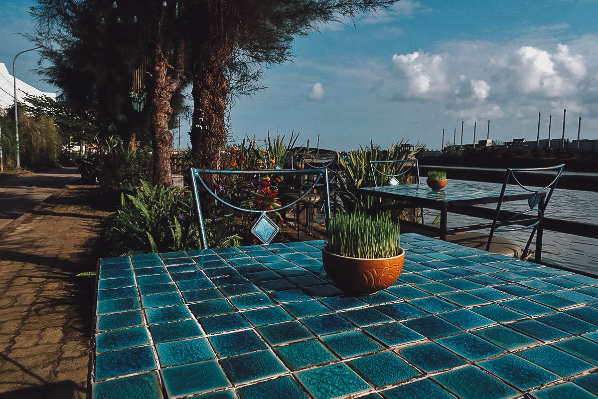 Hoa Hien restaurant outdoor seating in Hoi An, Vietnam