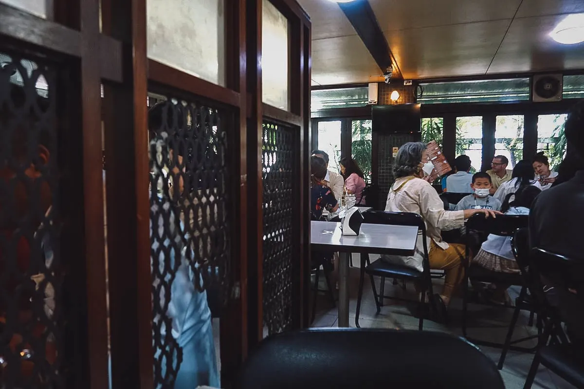 Sanguan Sri restaurant interior