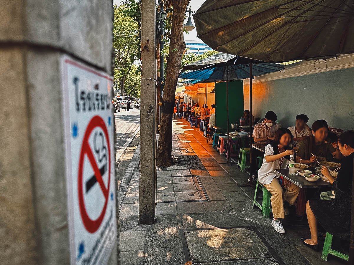 Kuay Teow Khae street food stall in Bangkok