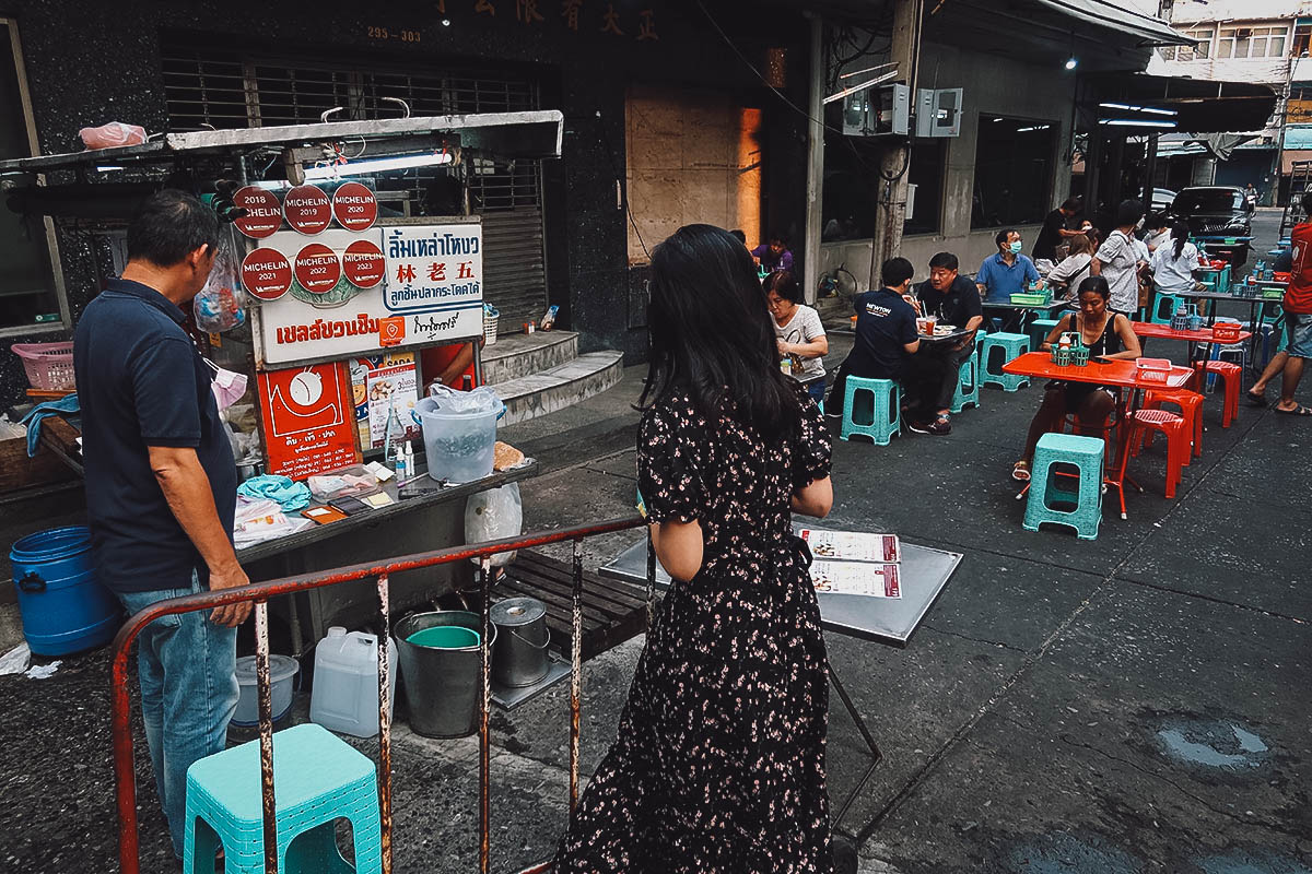 Lim Lao Ngow street food stall in Bangkok