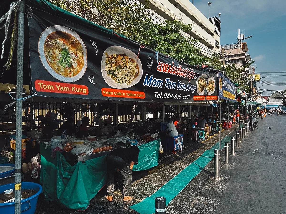 Mam Tom Yum Kung street food stall in Bangkok