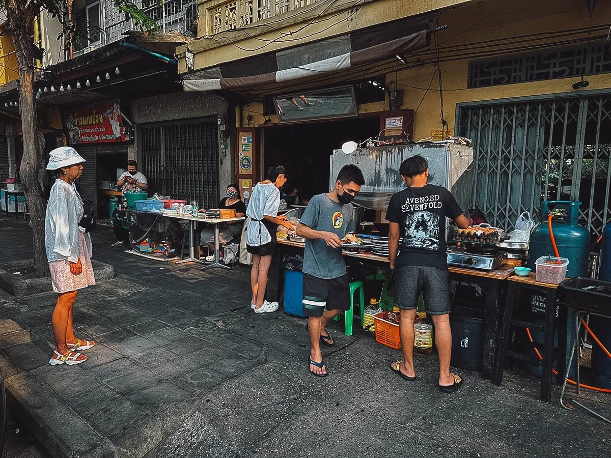 Narok Taek street food stall in Bangkok