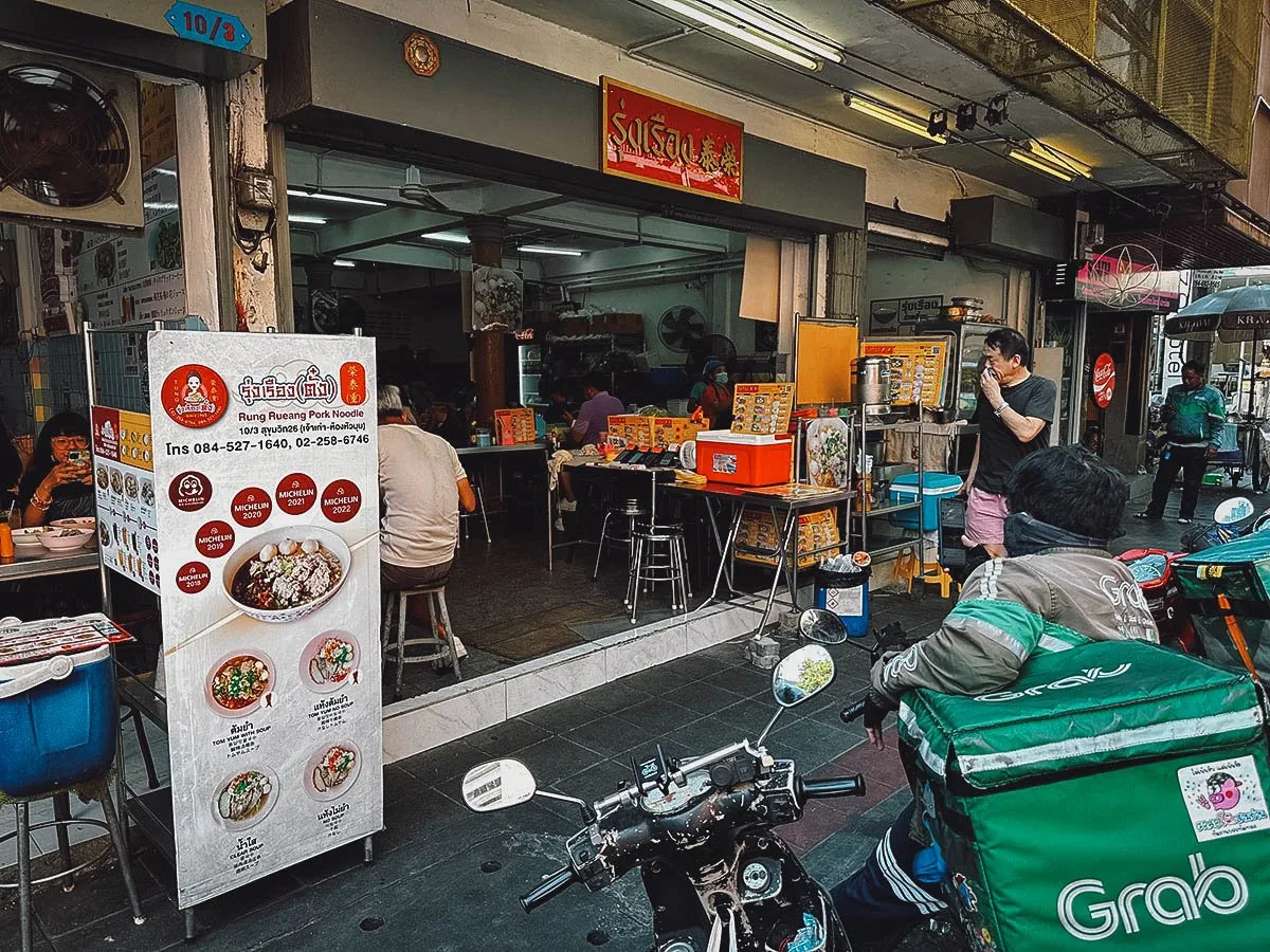 Rung Rueang street food restaurant in Bangkok