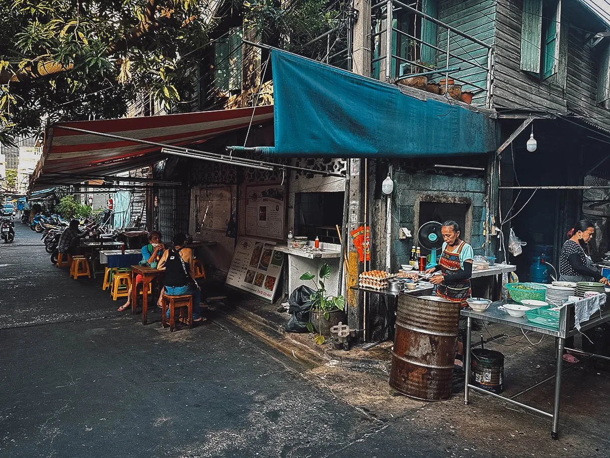 Suan Mali Chicken Noodle street food stall in Bangkok