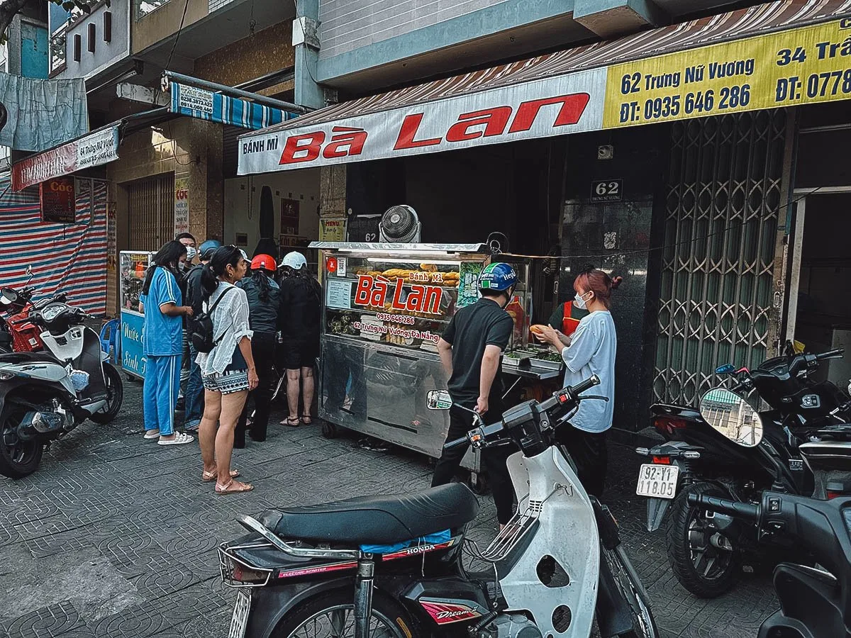 Banh Mi Ba Lan stall in Da Nang