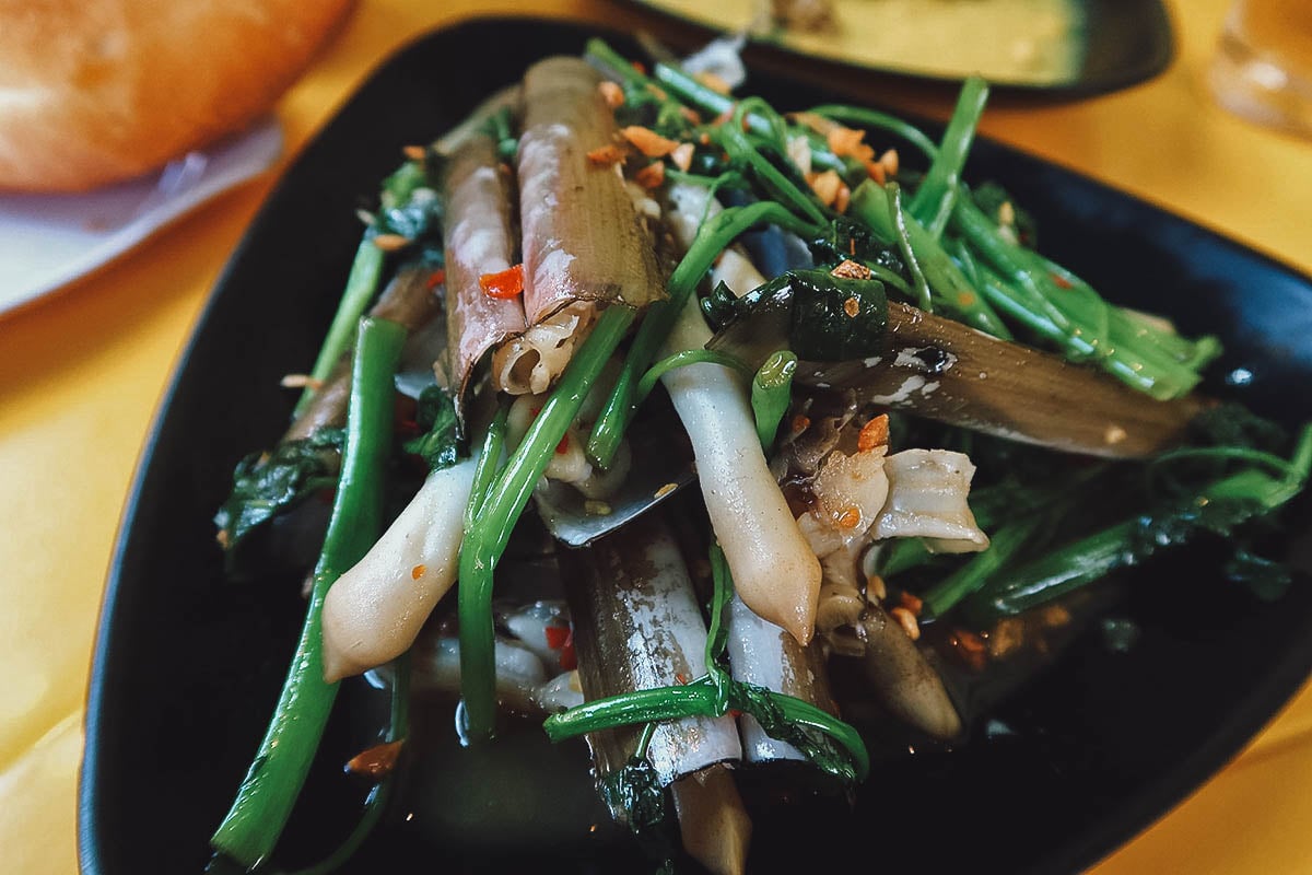 Razor clams at a restaurant in Da Nang