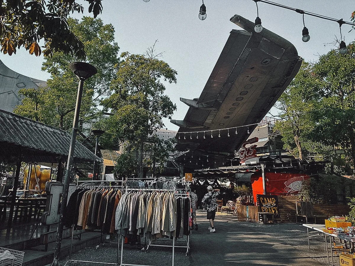 Chang Chui Plane Market in Bangkok