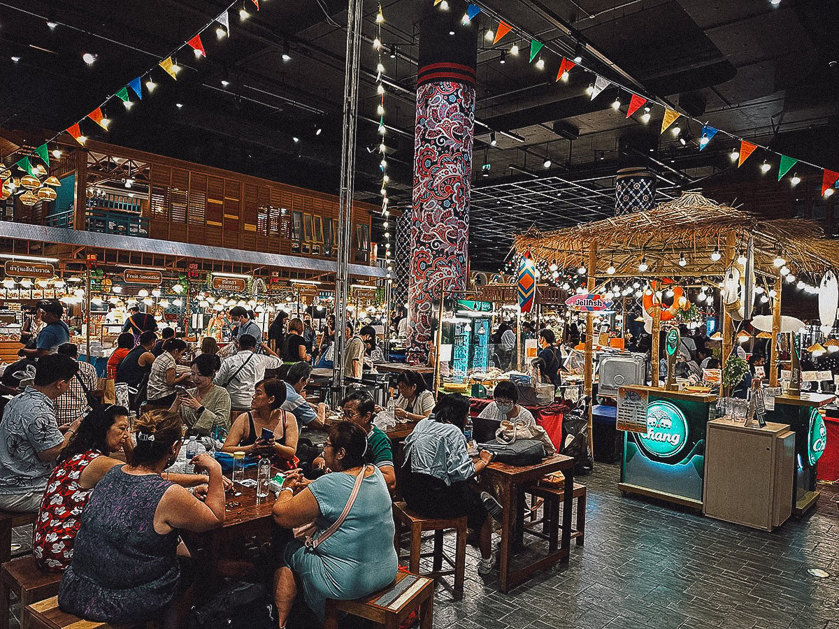 Sooksiam floating market in Bangkok