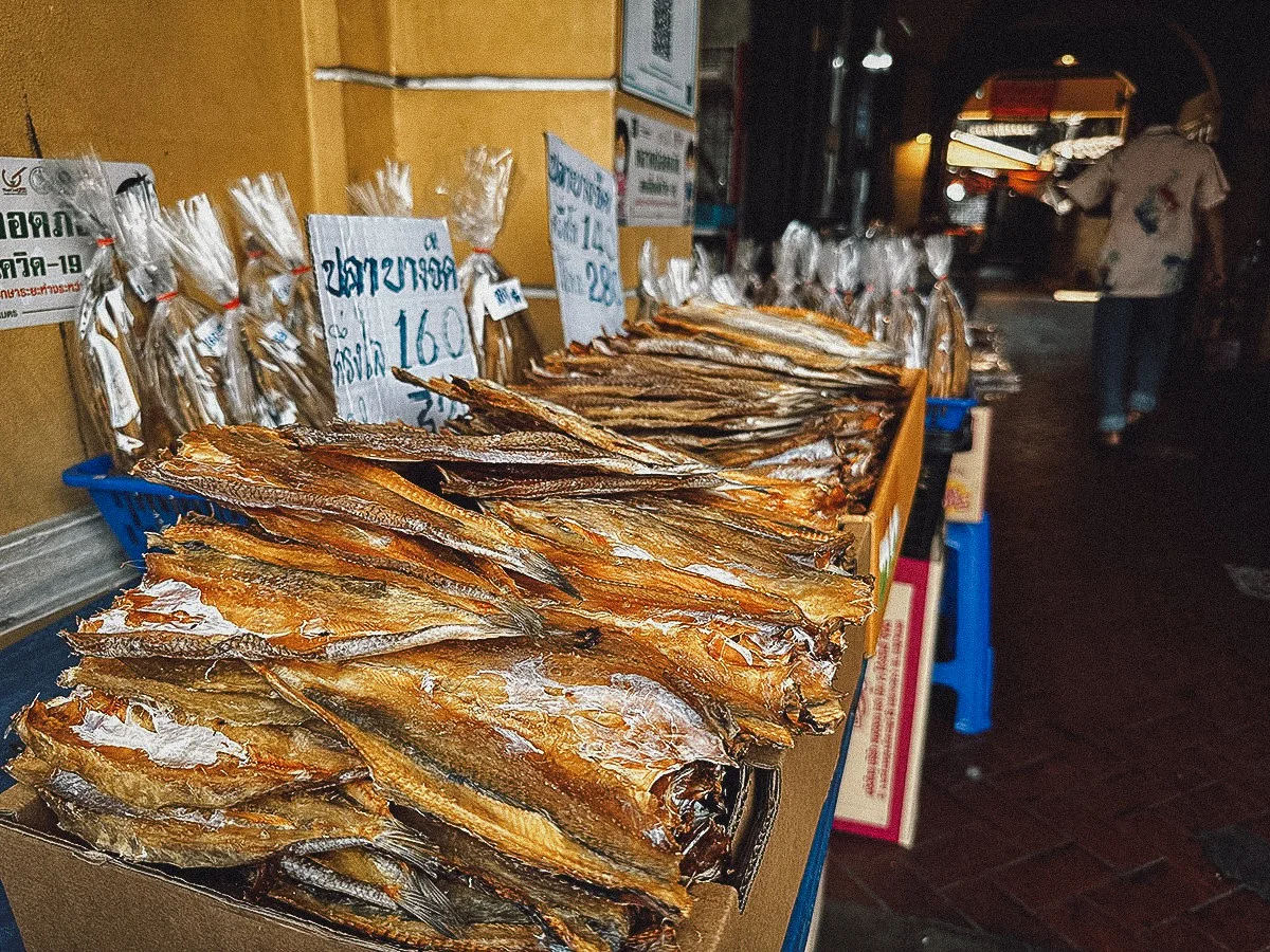 Tha Tian Market in Bangkok