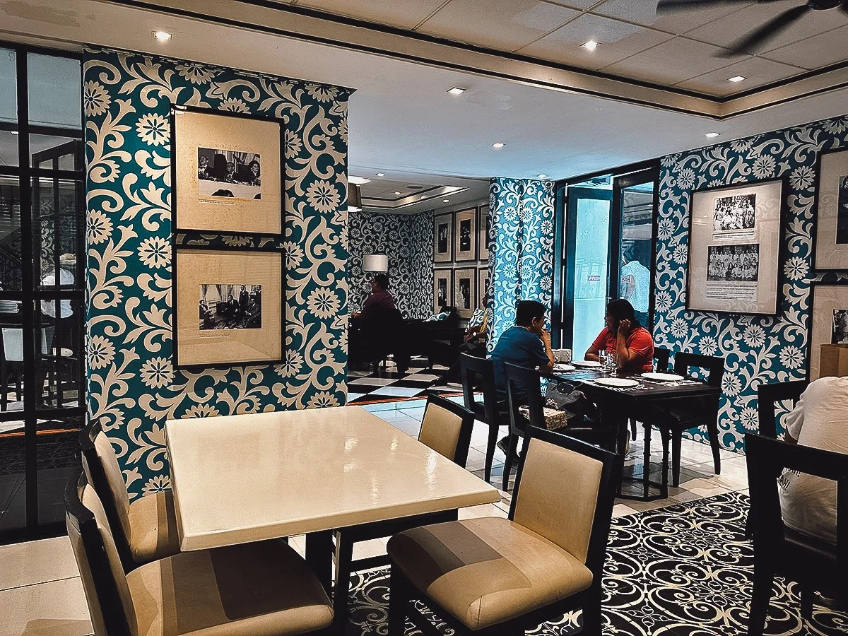 Romulo Cafe restaurant dining room