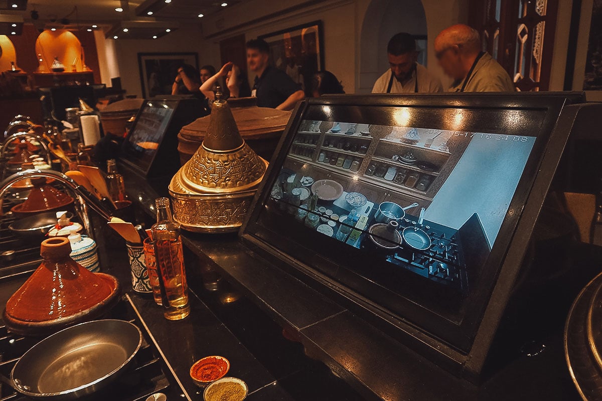 Video screen from a Moroccan cooking class at La Maison Arabe Marrakech