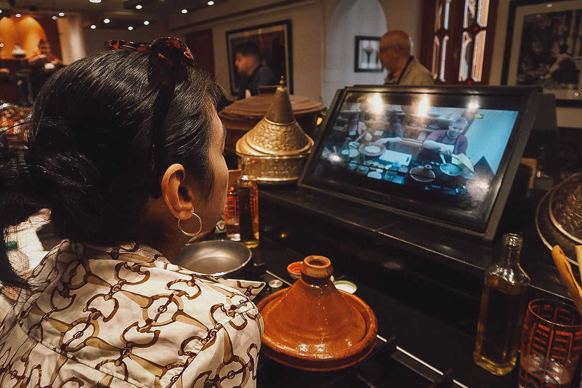 Video screen from a Moroccan cooking class at La Maison Arabe Marrakech