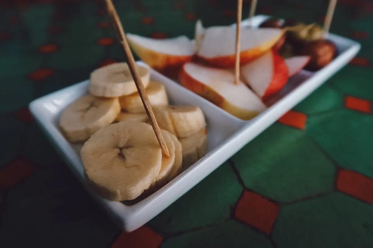 Fruit slices a restaurant in Essaouira