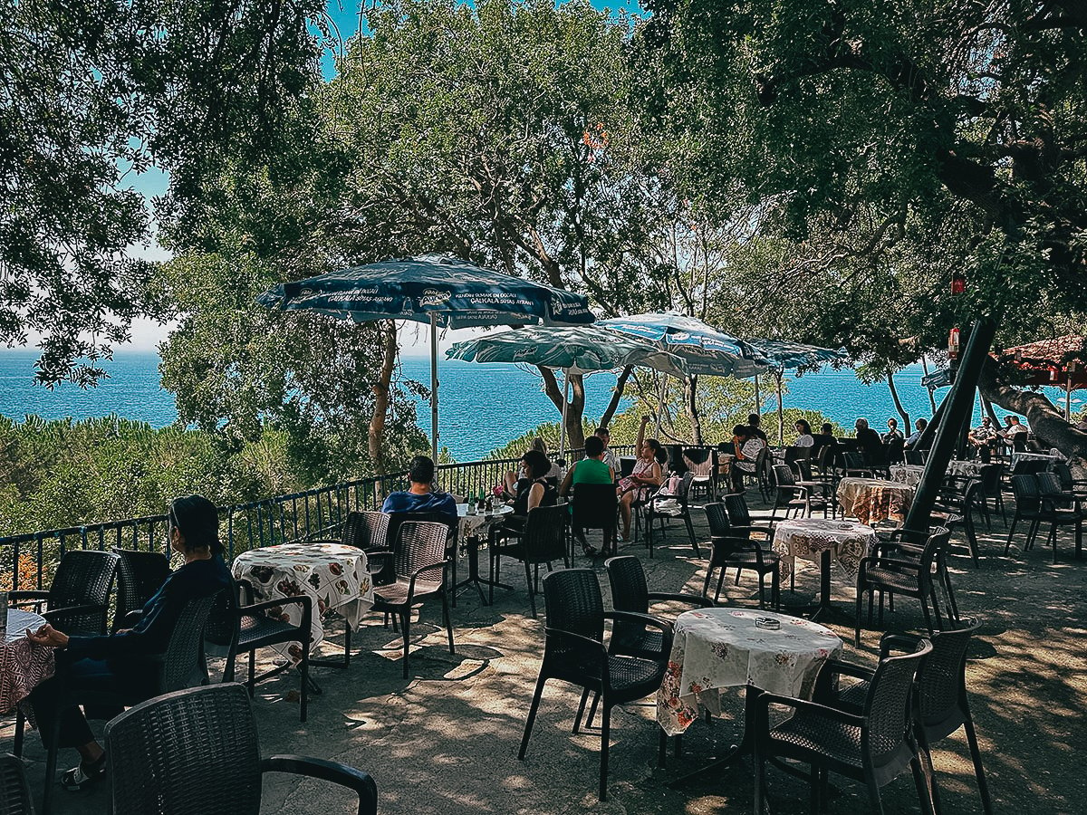 Moda Aile Cay Bahcesi outdoor cafe in Istanbul