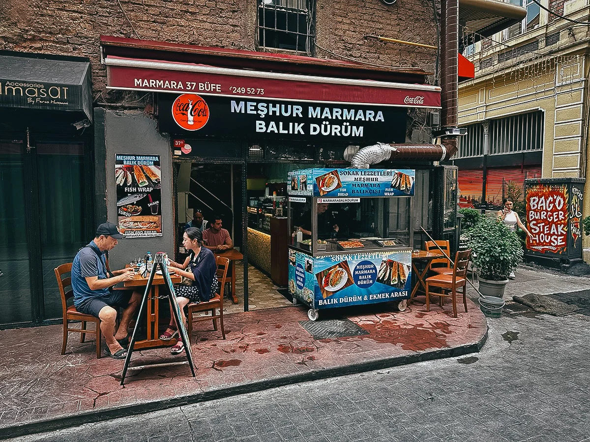 Sokak Lezzeti Tarihi Balık Durumcu Mehmet Usta restaurant in Istanbul