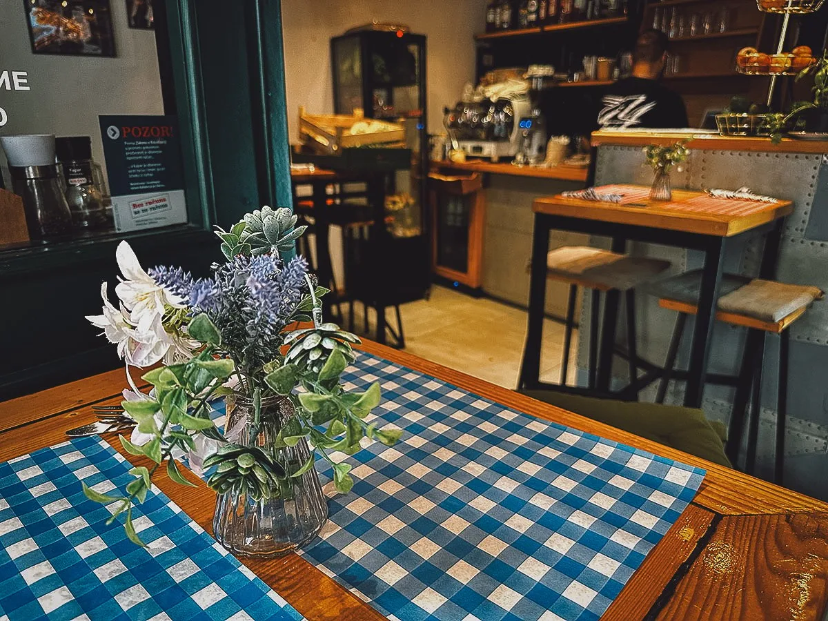 Feel Green restaurant interior