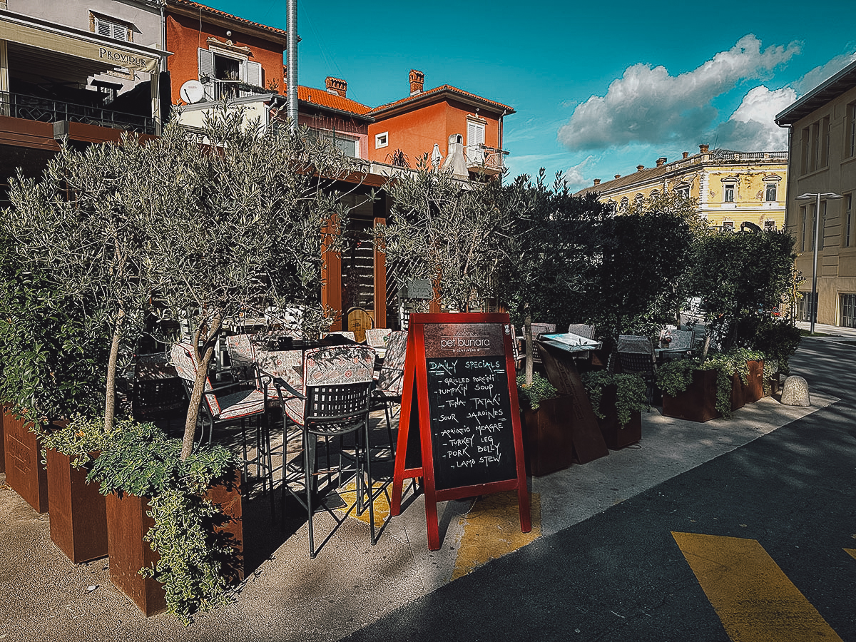 Pet Bunara restaurant in Zadar, Croatia