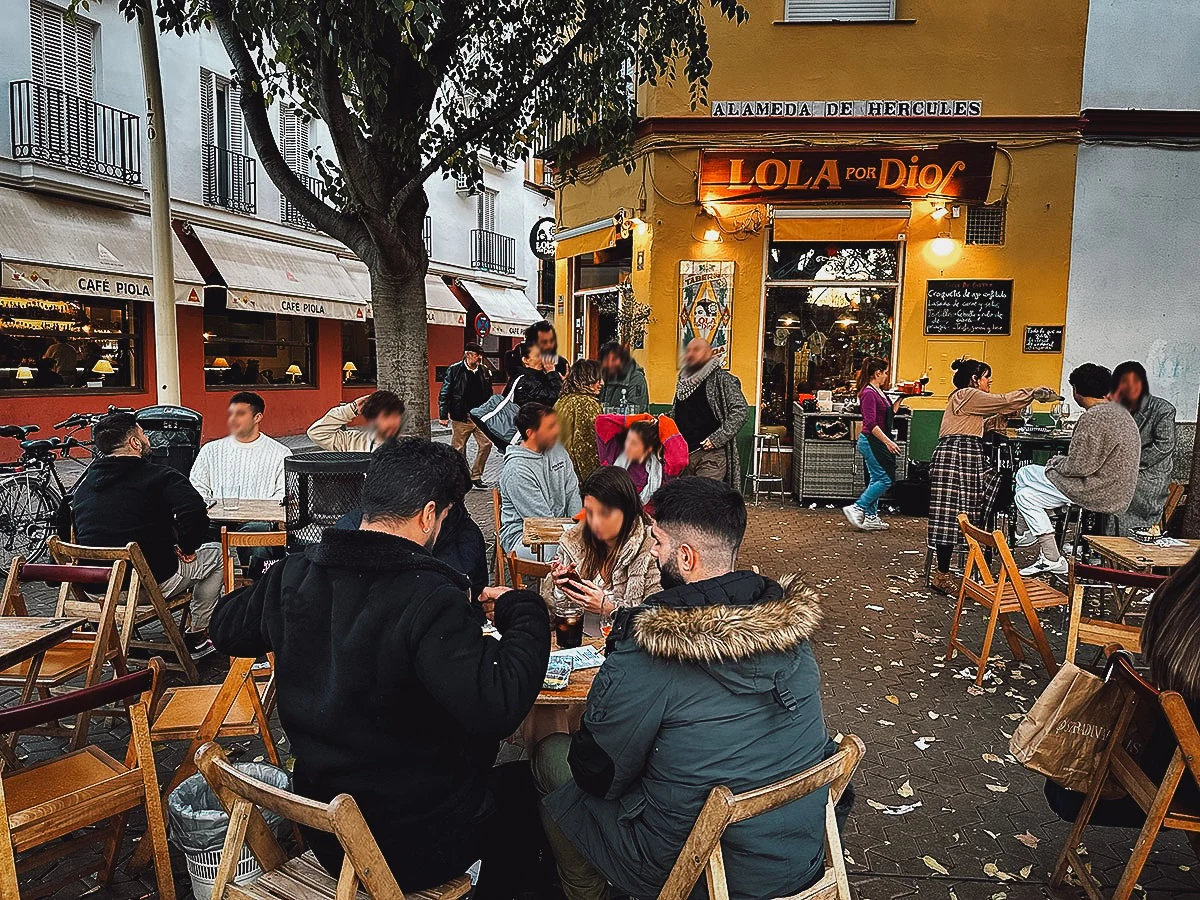 Lola Por Dios restaurant in Seville