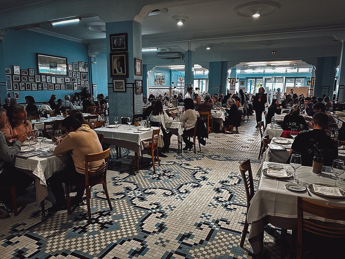 La Pepica restaurant interior