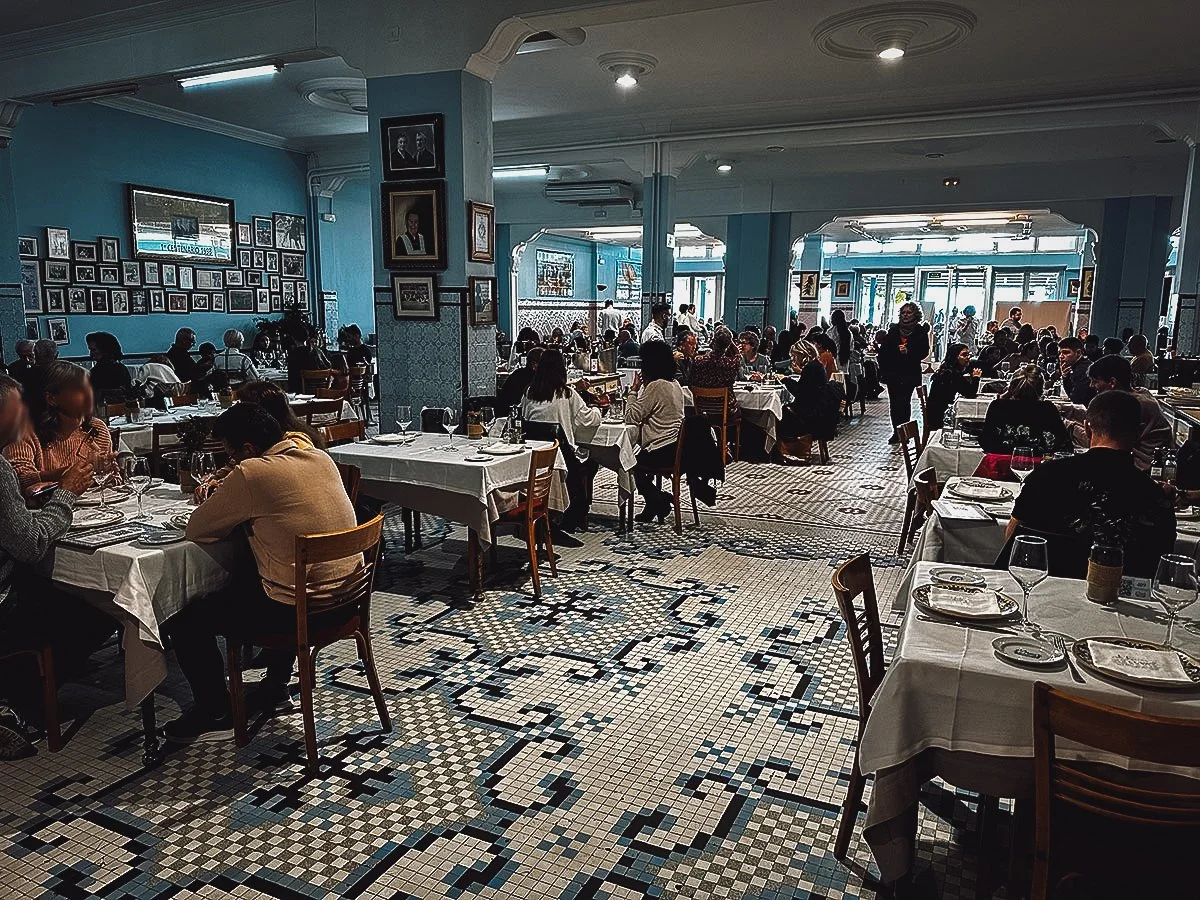 La Pepica restaurant interior