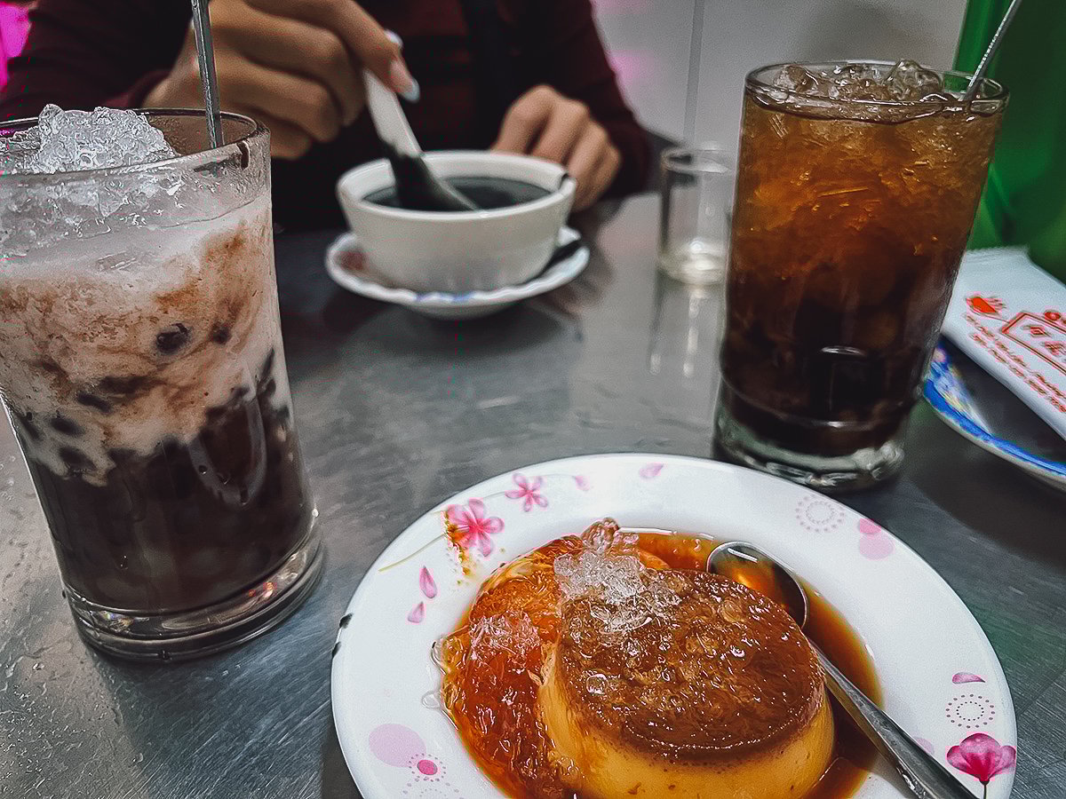 Hidden Eateries in Saigon's Chinatown Vietnamese desserts
