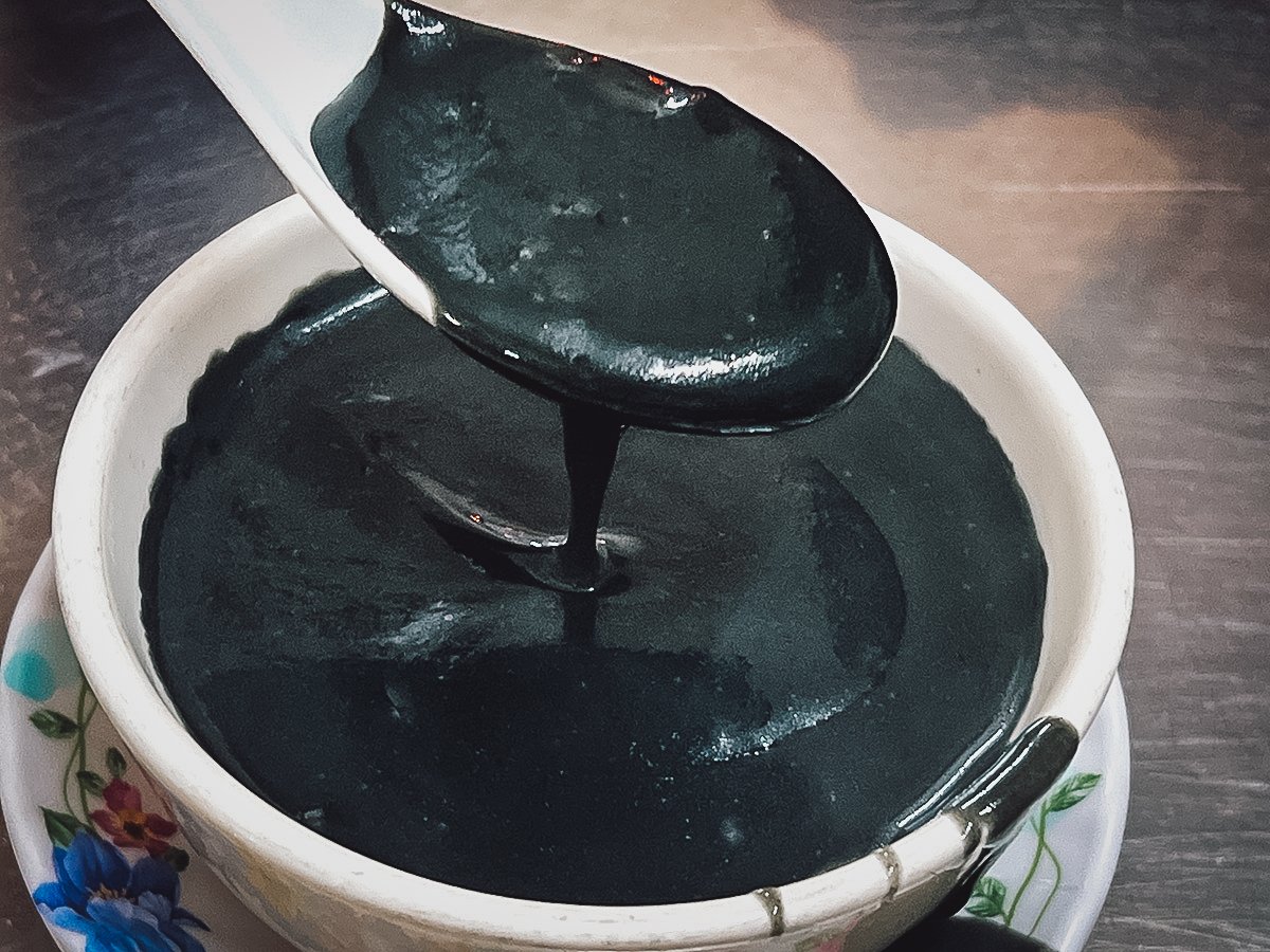 Hidden Eateries in Saigon's Chinatown Black sesame pudding