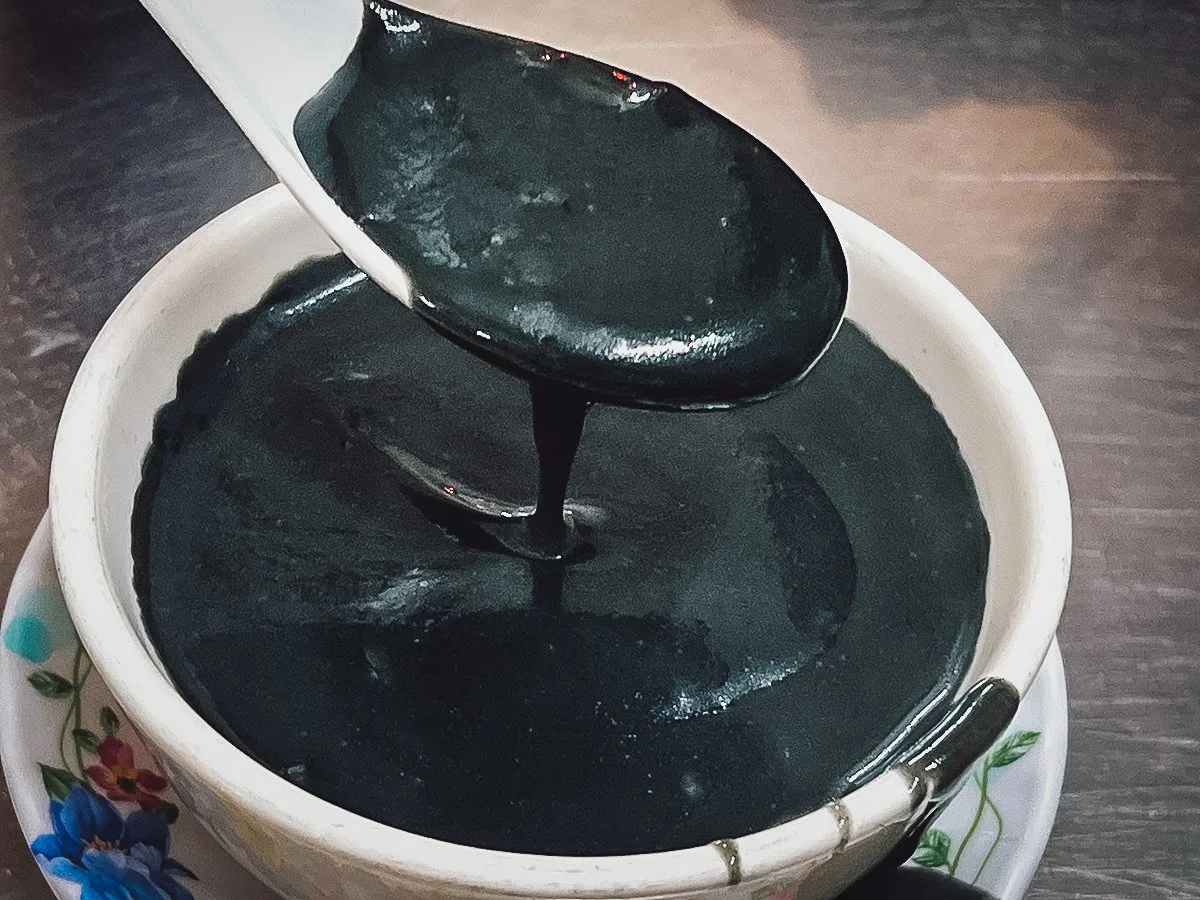 Hidden Eateries in Saigon's Chinatown Black sesame pudding