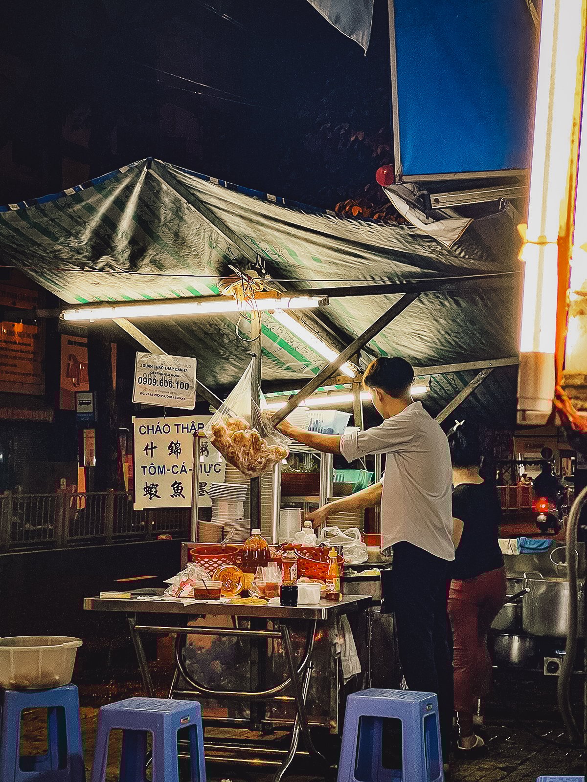 Hidden Eateries in Saigon's Chinatown Ta Uyen stall
