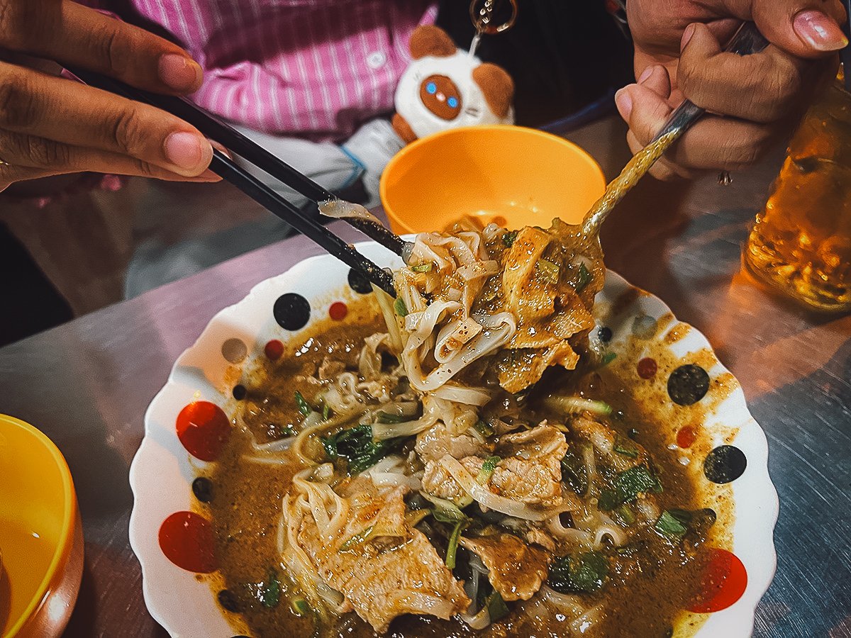 Showing the noodles