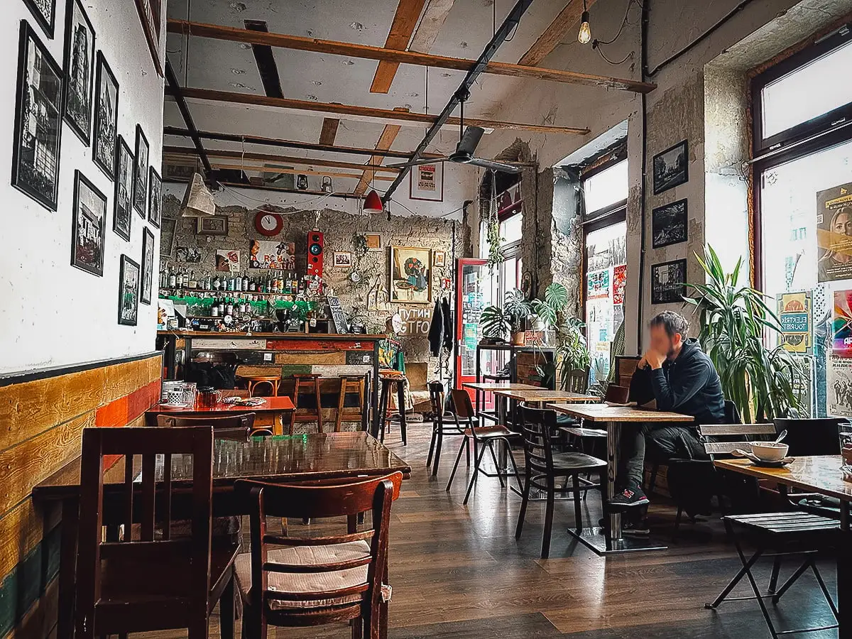 Szabad restaurant interior