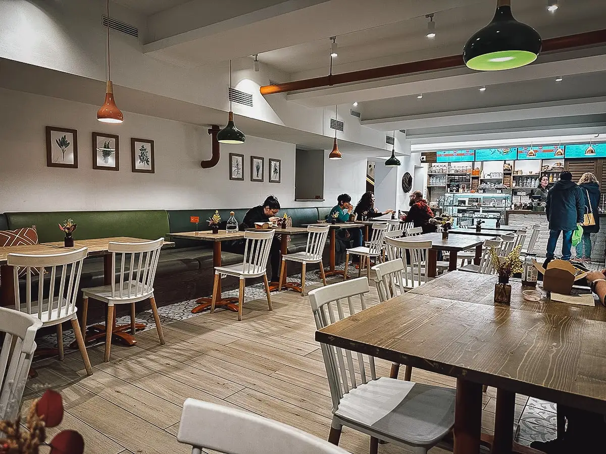 Tokmag restaurant interior