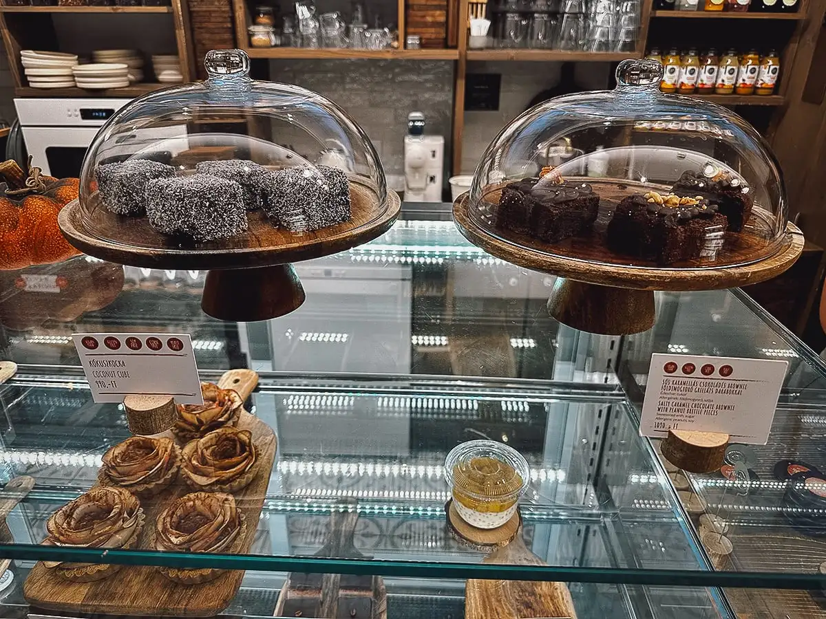 Vegan pastries from Tokmag