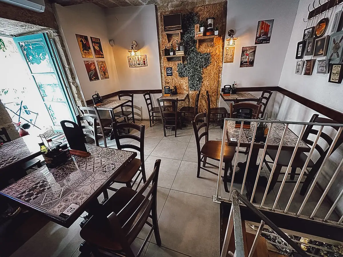 Malta Restaurant Guide Chalk restaurant interior