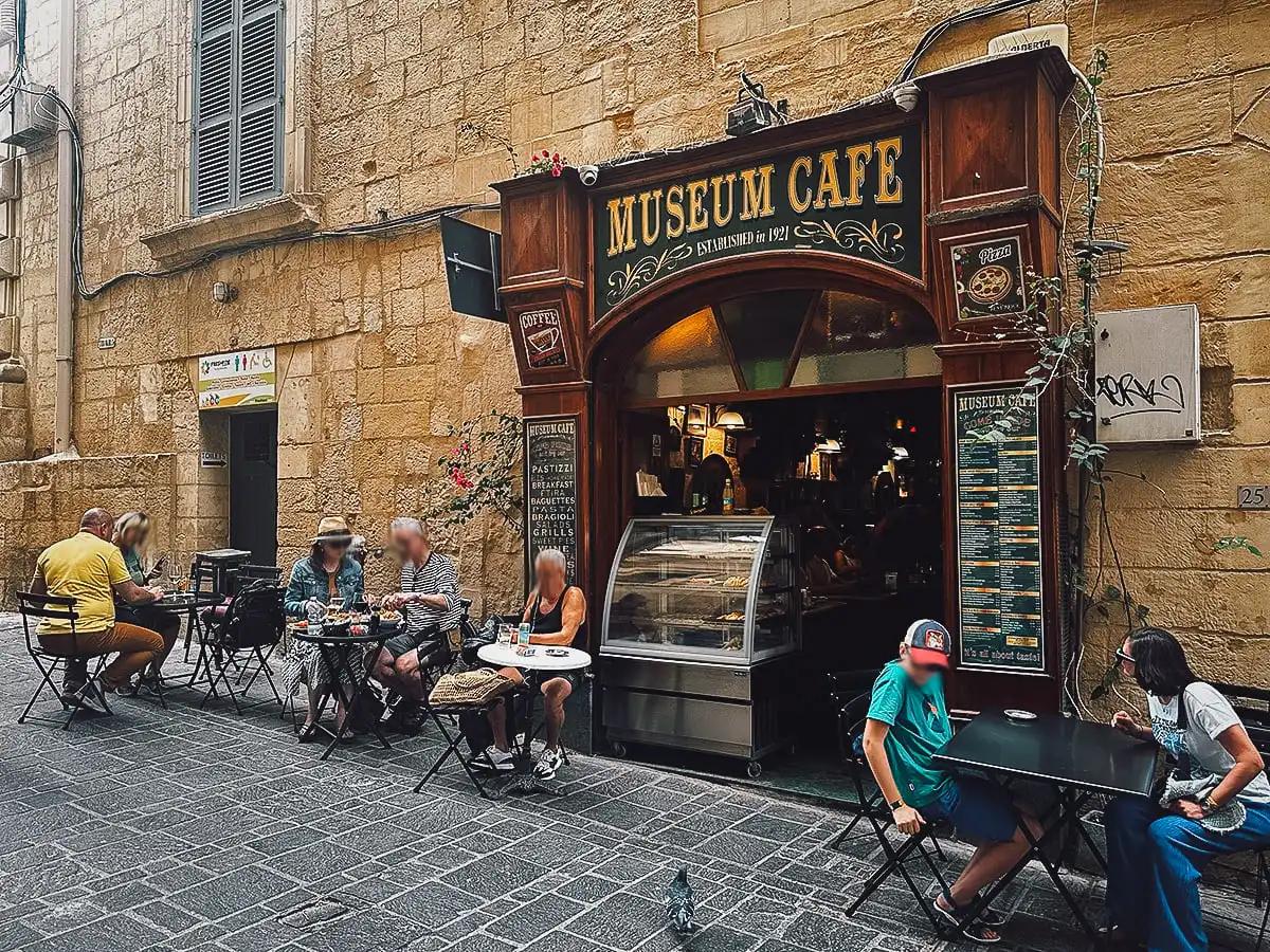 Malta Restaurant Guide Al frensco dining at Museum Cafe