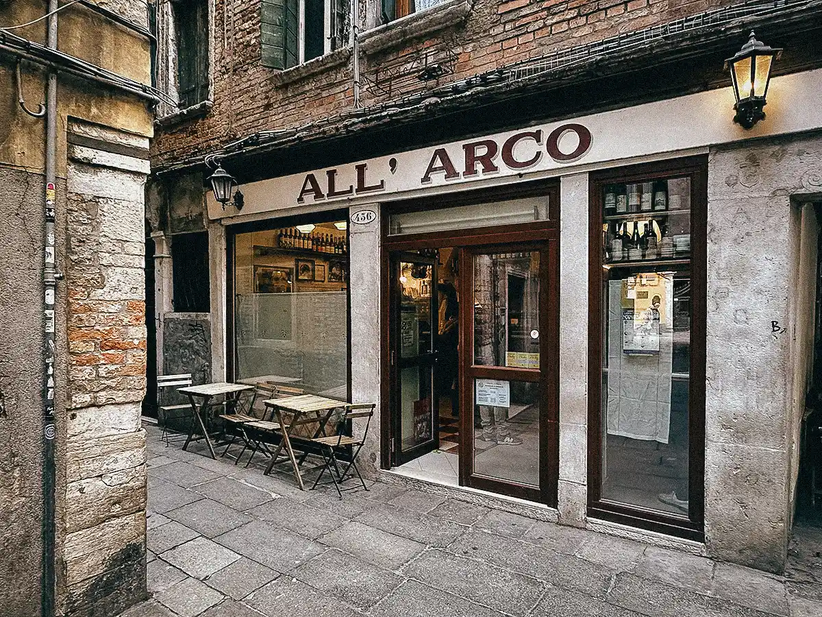 Locally-Recommended
Restaurants in Venice, Italy Bar All'Arco restaurant exterior