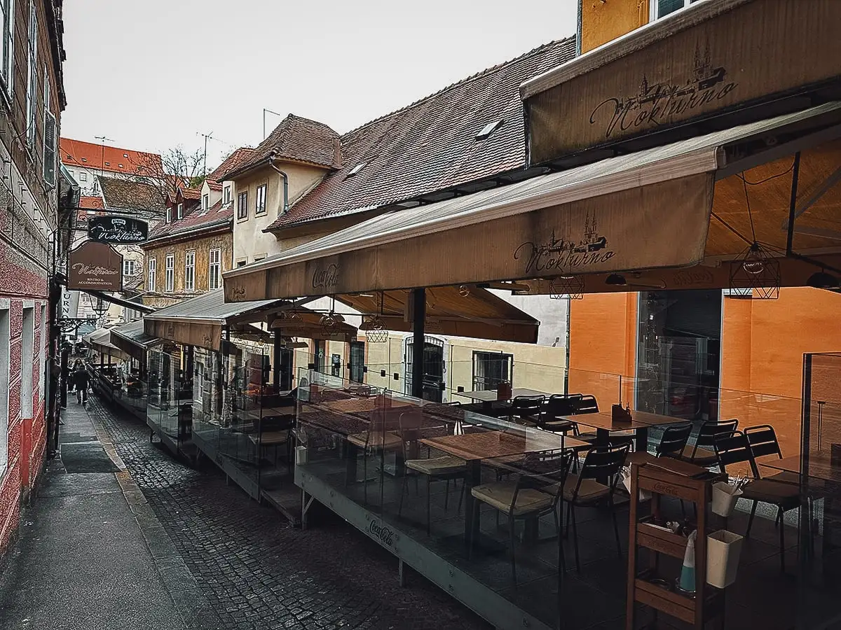 Nokturno restaurant seating area