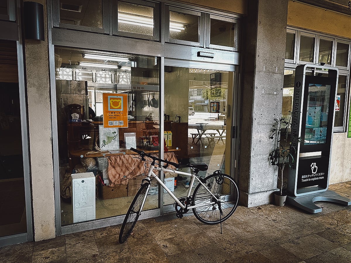 Where to Eat in Okinawa, Japan くまキッチン restaurant exterior