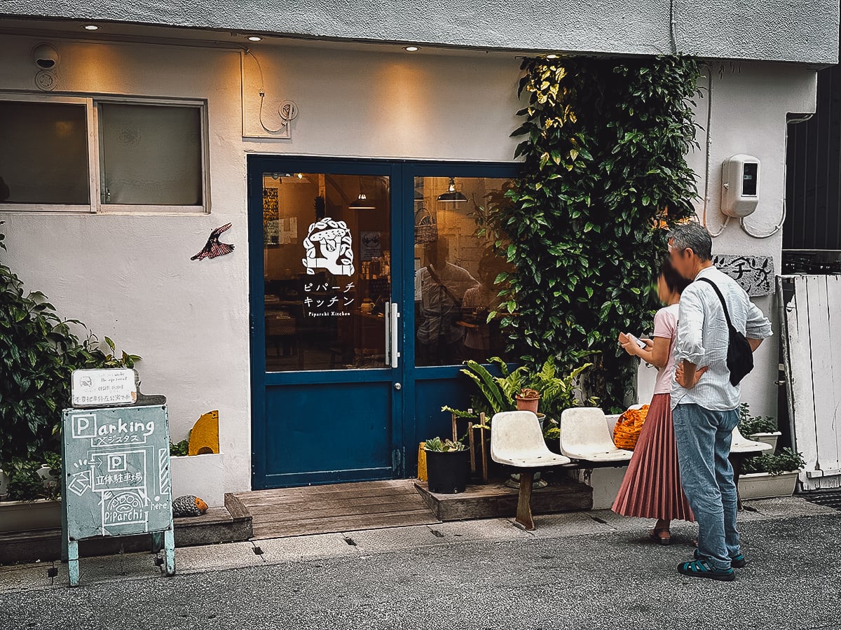 Where to Eat in Okinawa, Japan Customers waiting outside Piparchi Kitchen